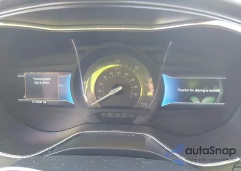 2017 Ford Fusion Hybrid Titanium z USA, uszkodzony, nr VIN 3FA6P0RU1HR360391